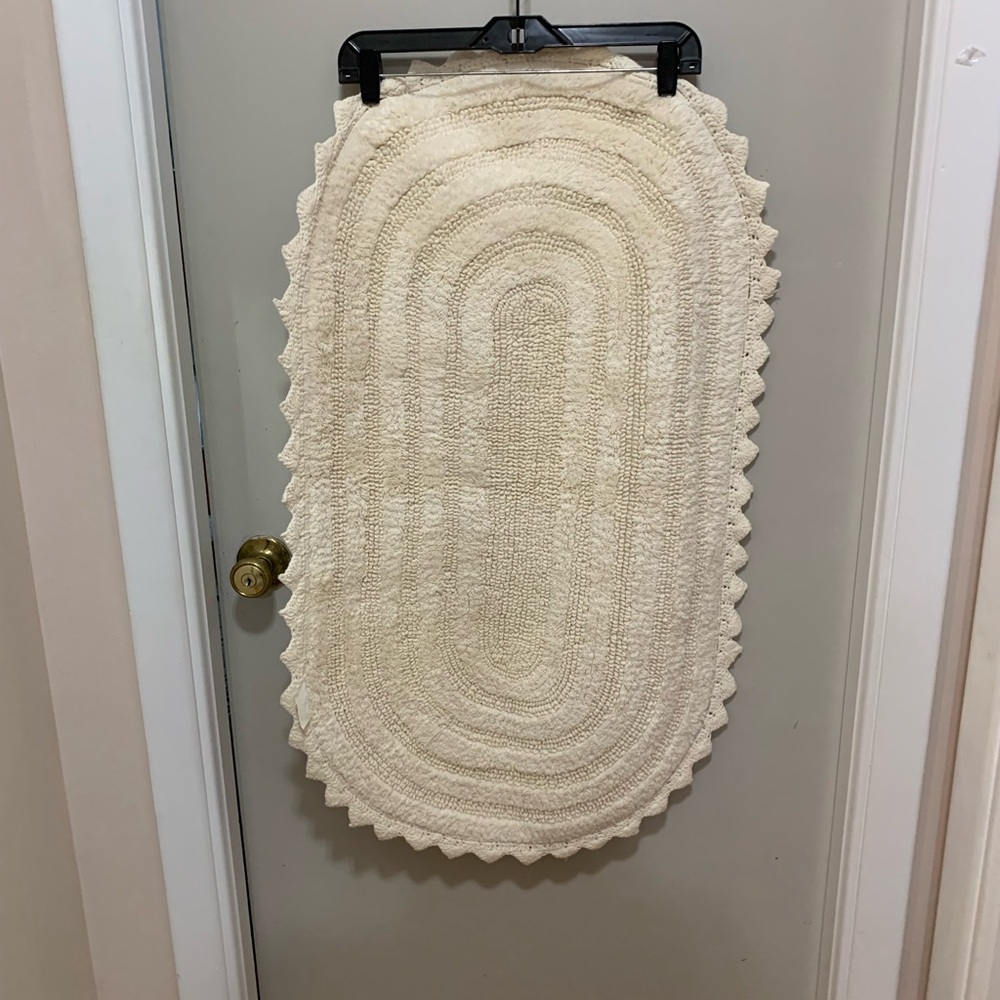 Crochet border Cream Bath Rug - Picture 3 of 3